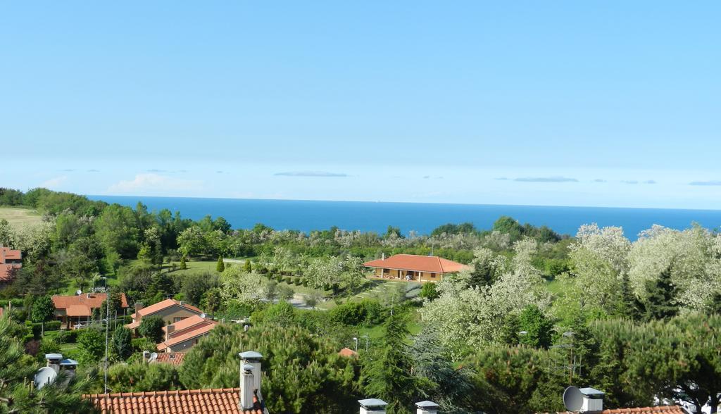 Collemare Apartment Pesaro Exterior photo